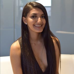 Meet your Posher, Cynthia